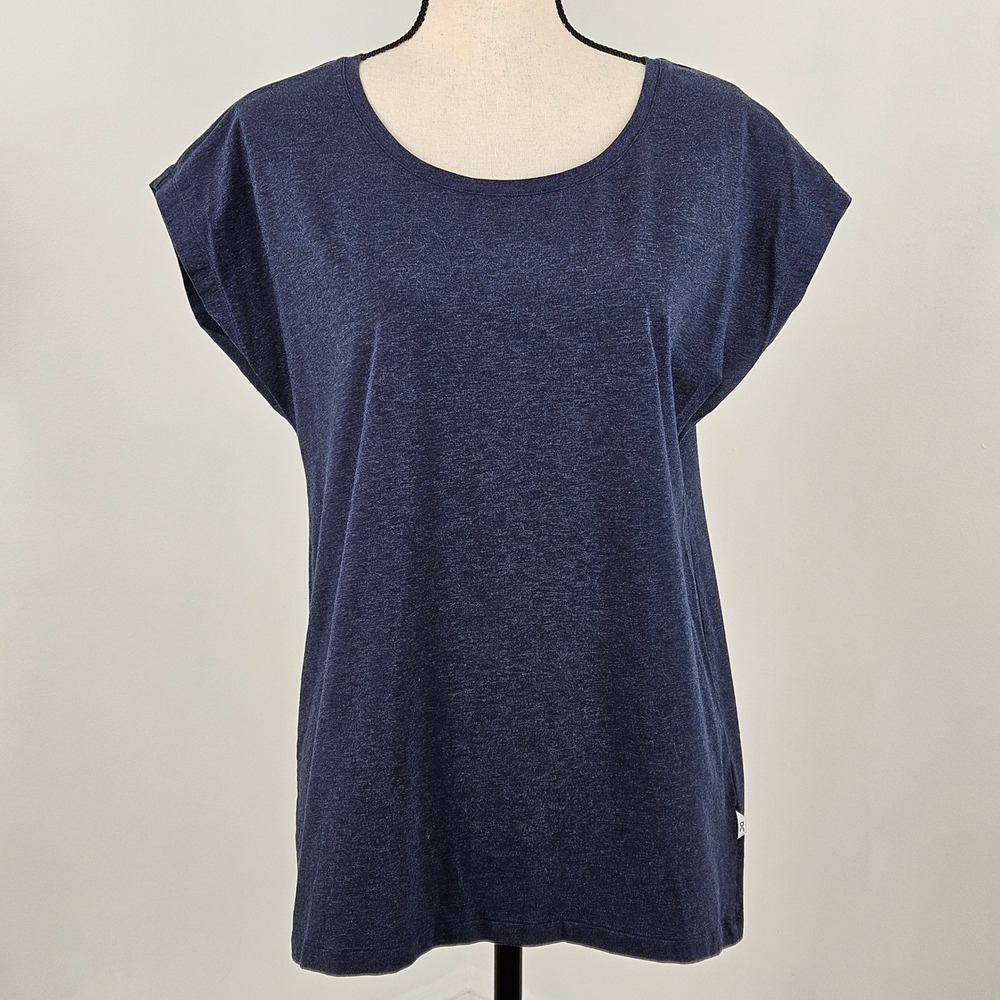 On Running ON-T Women M Navy Blue Pleated Back Activewear T-Shirt
